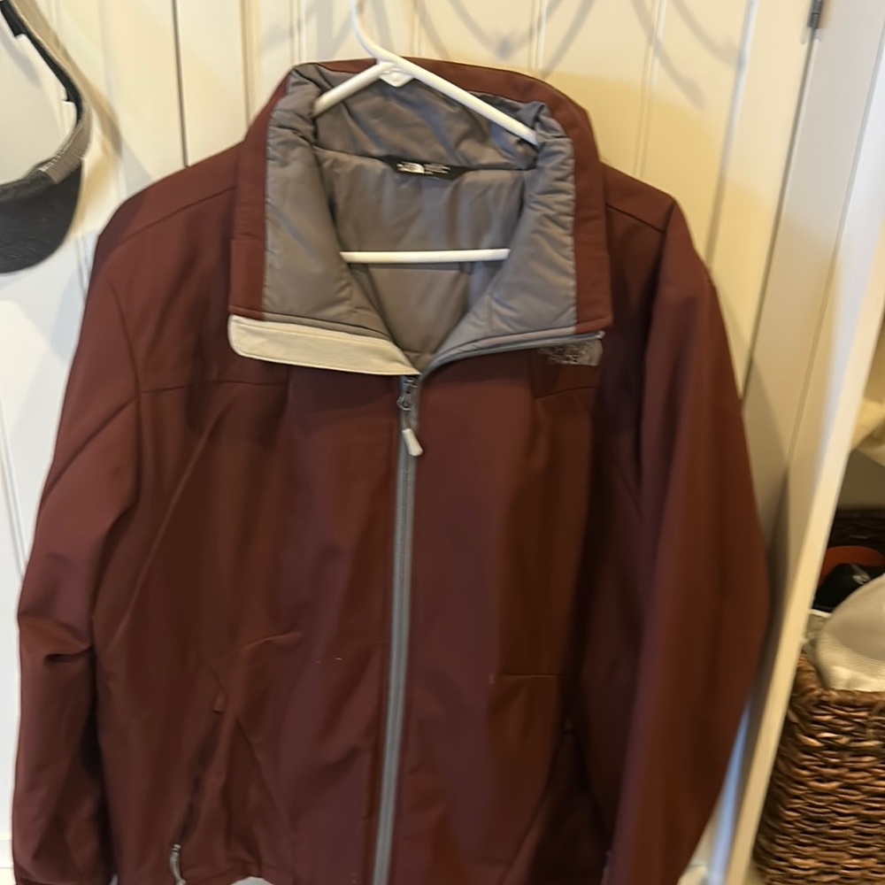 North Face Winter Jacket Size Large - image 1